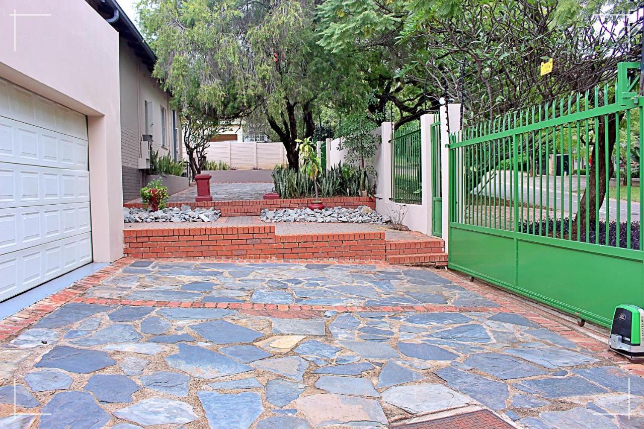 The Global Link Hub Hotel Pretoria Exterior photo